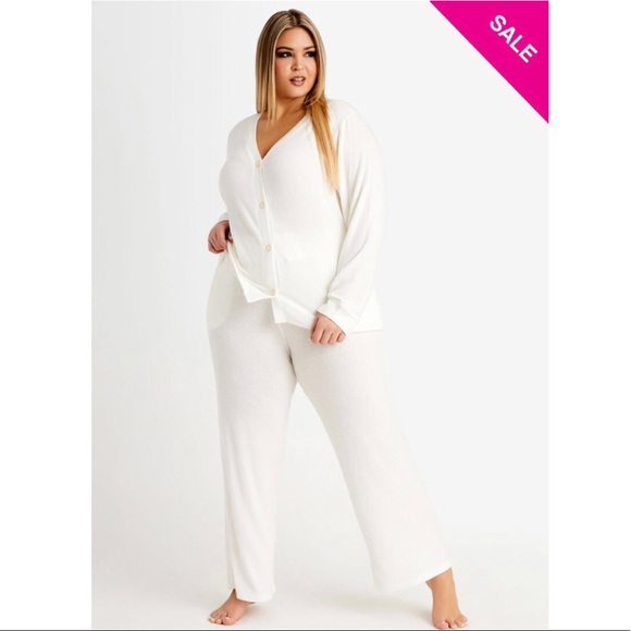 Ashley Stewart Pants - Wide leg lounge pant Ivory Ashley Stewart 14/16 Luxe knit, Comfortable and cozy.